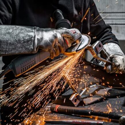 Por que a usinagem de parafuso pode ser o diferencial na sua produção em 2025