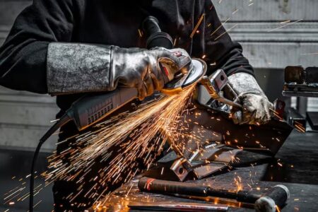 Por que a usinagem de parafuso pode ser o diferencial na sua produção em 2025